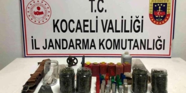 103937_kocaeli-de-uyusturucu-ve-patlayici-madde-ele-14654256_amp